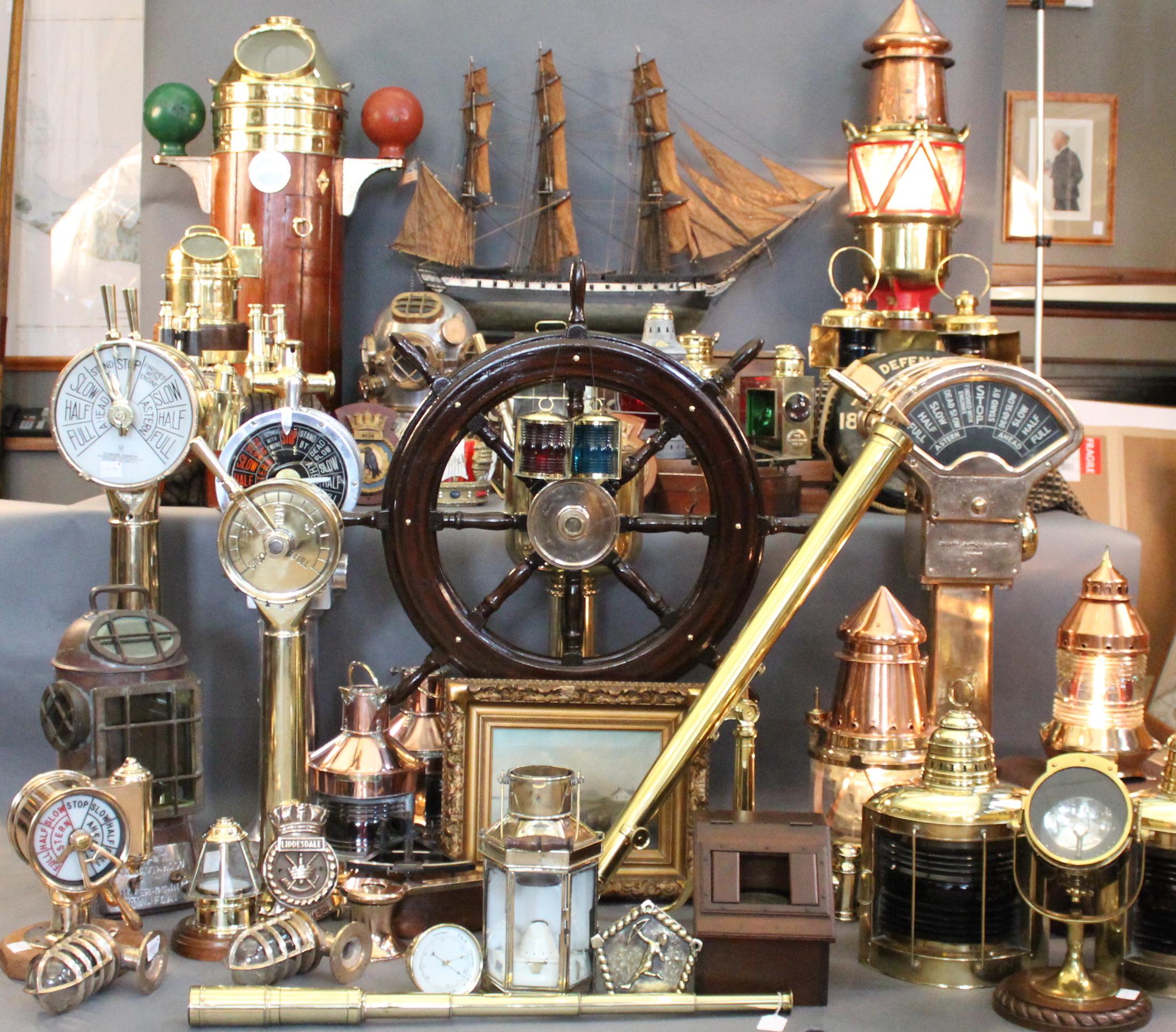 MARINE  ANTIQUE 